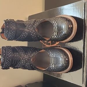 Freebird by Steven Saphire Size 7 Black Snake